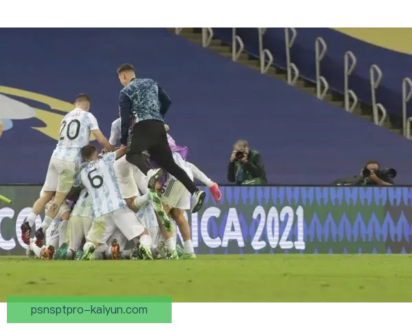 梅西带领阿根廷迎来美洲杯冠军，展现出持续提升的竞技状态